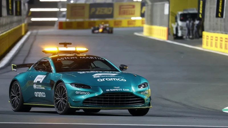 Автомобілі Aston Martin не будуть використовуватися як авто безпеки у Formula 1 (фото 3)