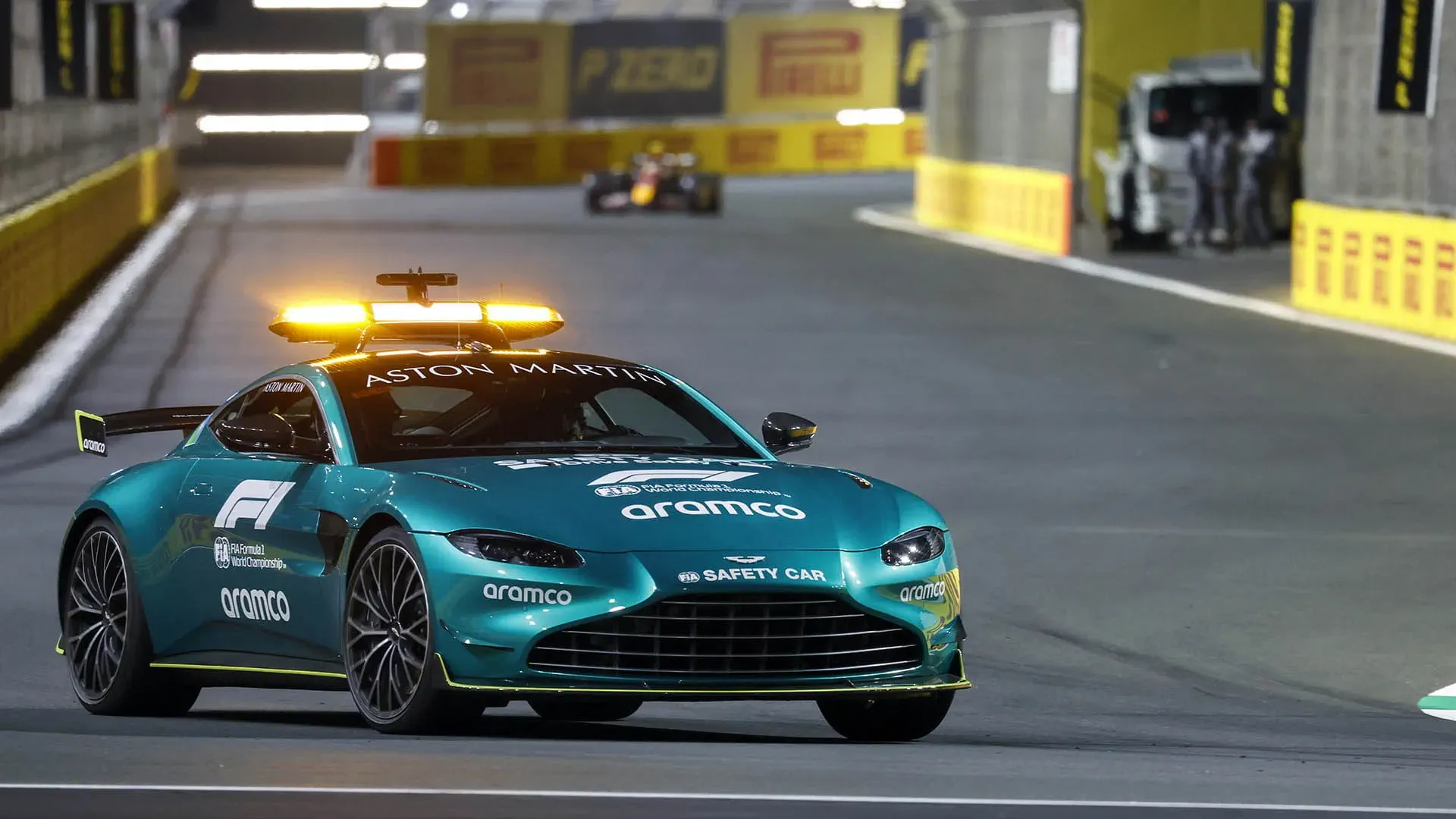 Автомобілі Aston Martin не будуть використовуватися як авто безпеки у Formula 1