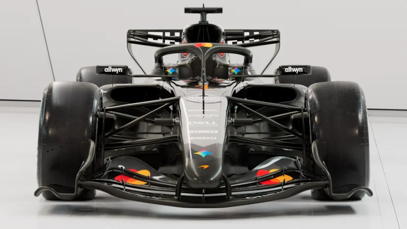 Команда McLaren підтвердила, що болід MCL40 виїде на тести в середу (фото 1)