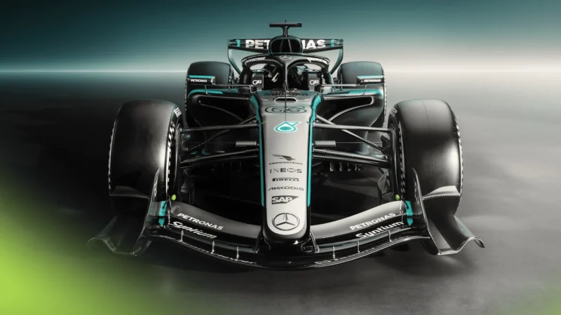 Mercedes показала ліврею боліда W17 (фото )