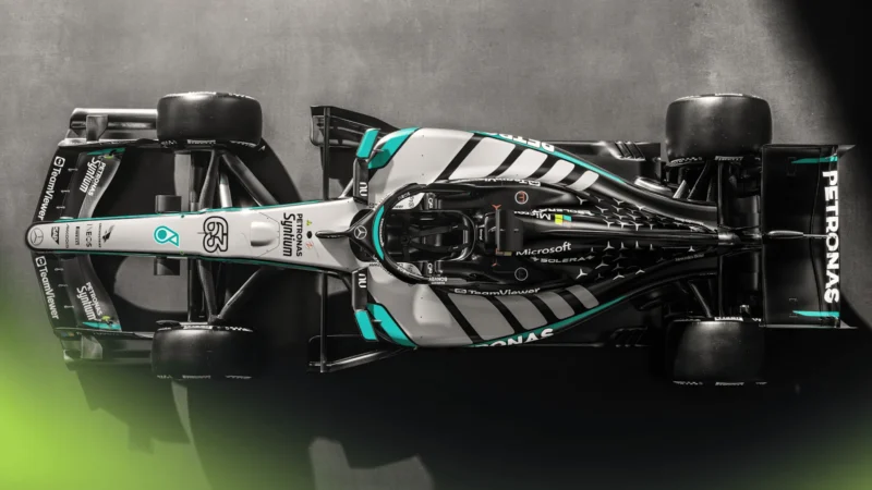 Mercedes показала ліврею боліда W17 (фото 1)