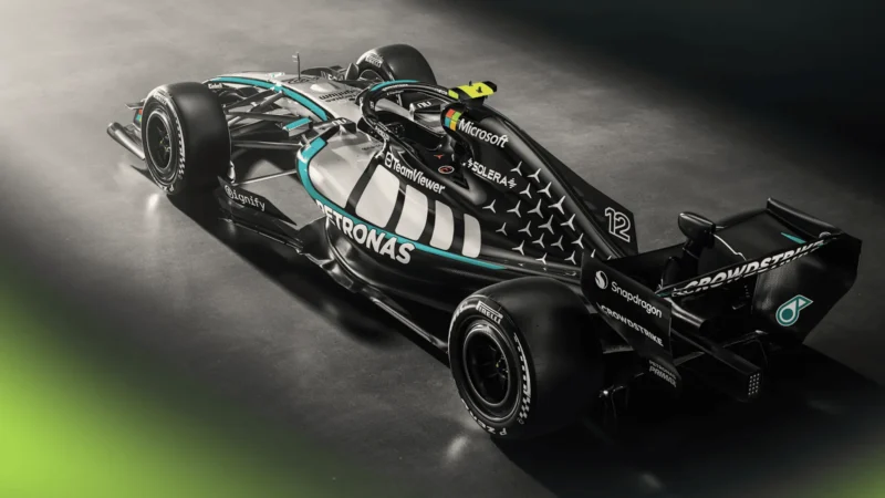 Mercedes показала ліврею боліда W17 (фото 2)