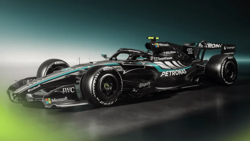 Mercedes показала ліврею боліда W17 (фото )