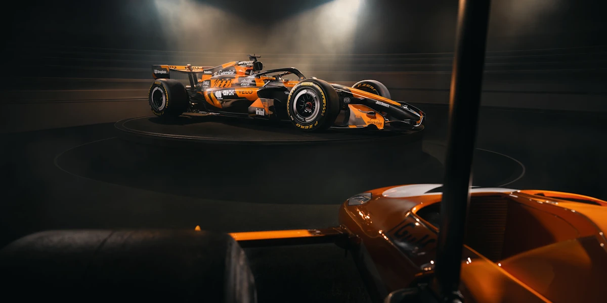 McLaren представили ліврею та гоночні комбінезони на честь святкування 1000-го Гран-прі